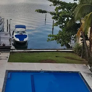 Large Penthouse On Lagoon, Fantastic Views, Across From Hostel Cancun